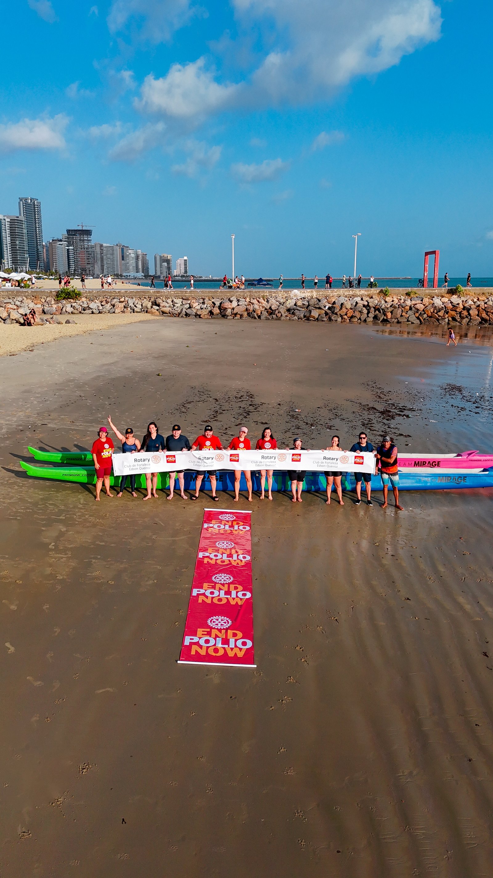 Voluntários e atletas do Rotary na Beira-Mar